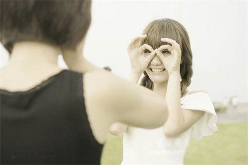 拍照姿势大全(quán) 拍照(zhào)姿势大(dà)全